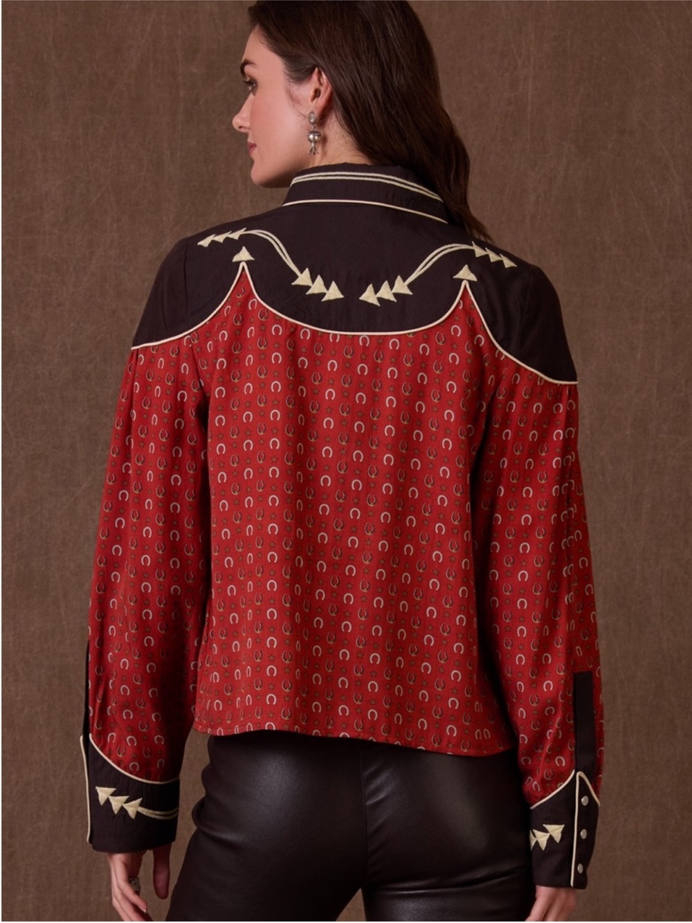 Double D Ranch Pearl Snap Blouse horseshoe print contrasting embroidery L NWOT - Picture 8 of 9